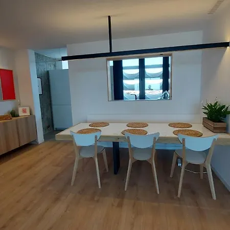 Apartamento La Playa “ Free Parking “ *