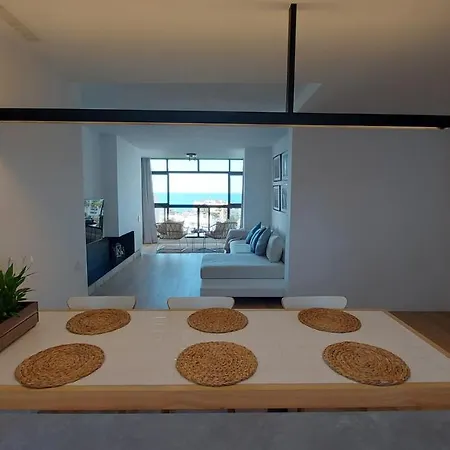 Apartamento La Playa “ Free Parking “