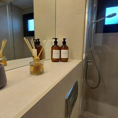 Apartamento La Playa “ Free Parking “