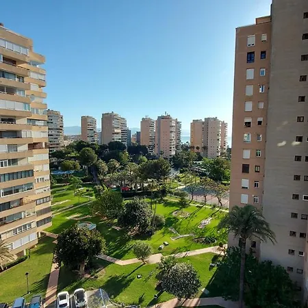 Rent4 Malaga La Playa Apartmán *